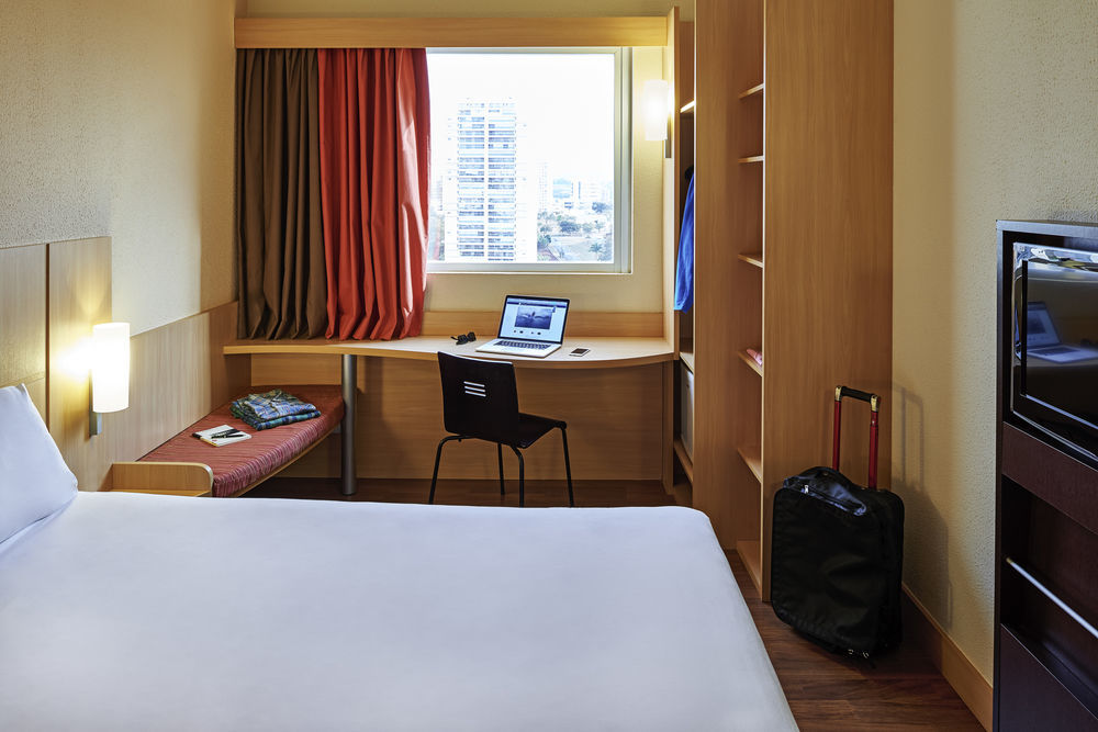 Ibis Gare Du Nord La Fayette Hotel Parijs